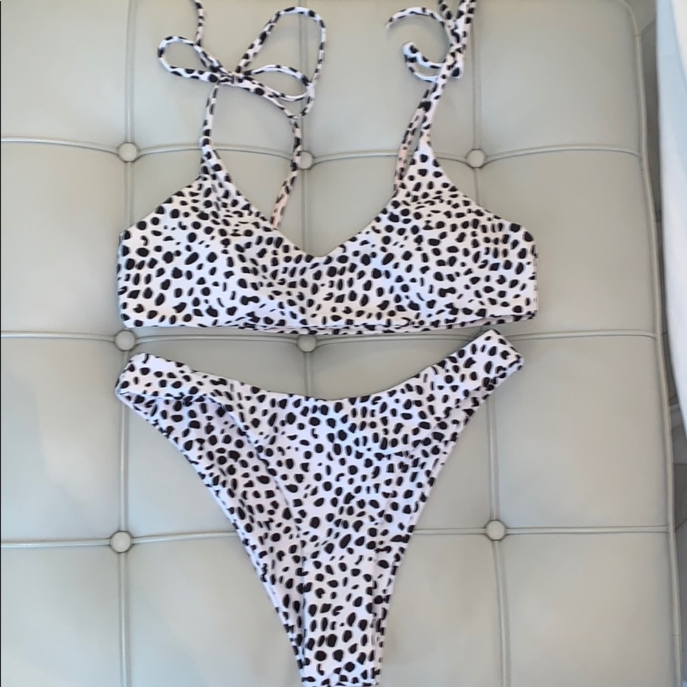 Trendy Tie Top Swimsuit!!